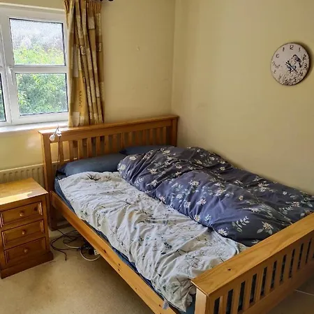 Crescent Homestay Δωμάτια σε οικογενειακή κατοικία Κορκ
