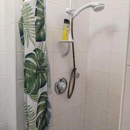 民宿 Crescent Homestay *