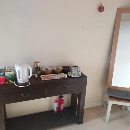 Δωμάτια σε οικογενειακή κατοικία Crescent Homestay