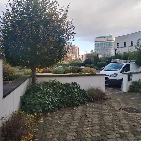 Ubytování v soukromí Crescent Homestay *