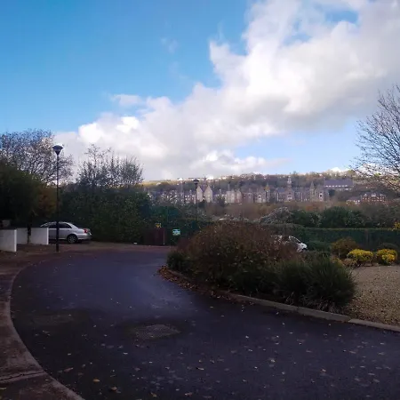 Crescent Homestay Ubytování v soukromí Cork