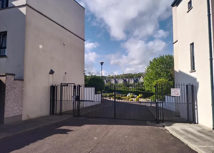 Crescent Homestay * Cork