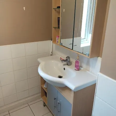 Crescent Homestay Проживание в семье Корк